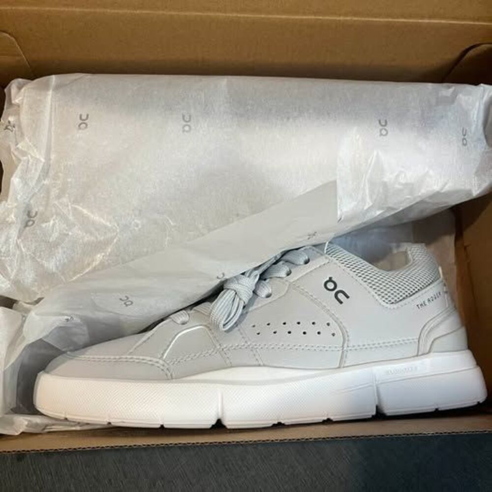 On The Roger Clubhouse Sneakers women’s 5 new in box gray On Cloud
